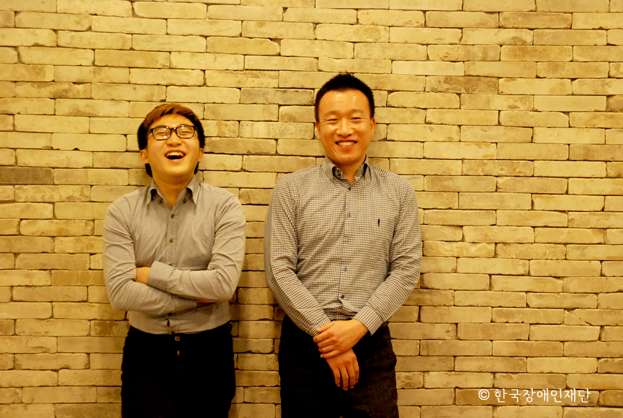 <‘너에게 하고 싶은 말’의 박한울 감독(왼쪽)과 박민장 출연자(오른쪽)>